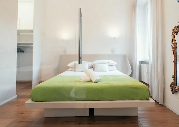 On The Tiber- Luxury House Rome