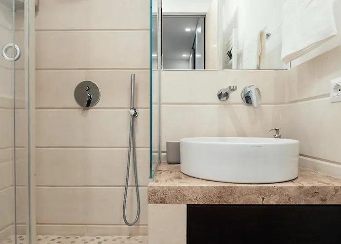 On The Tiber- Luxury House Rome